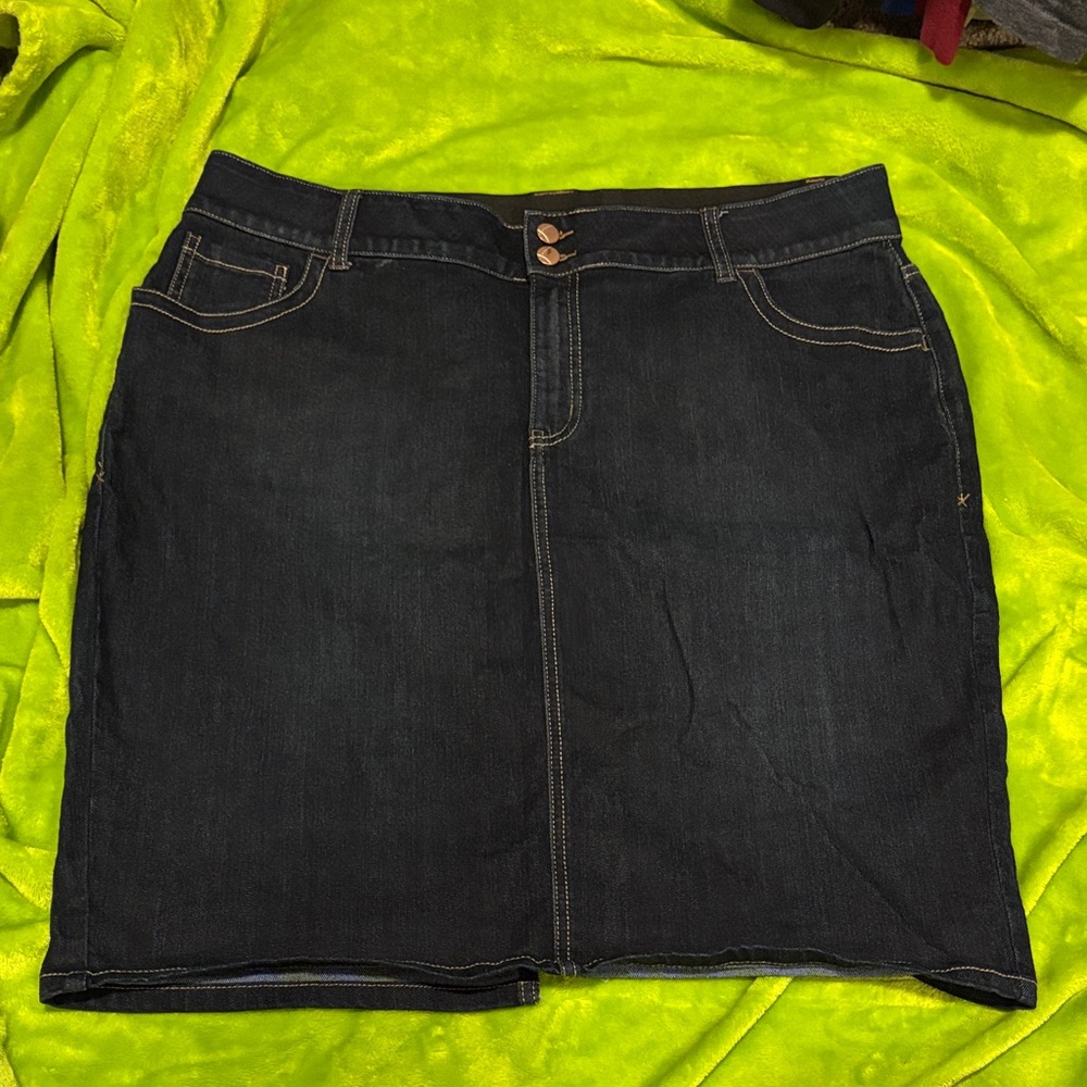 Classic dark Denim Skirt